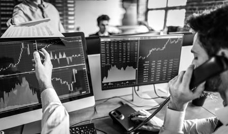 ETF vs 個股：哪種高股息投資策略更有利現金流？