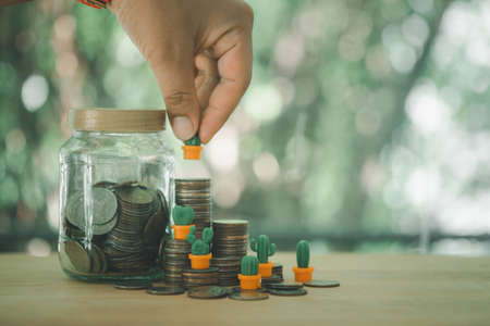 如何利用定期定額投資基金？優勢與可能遇到的風險