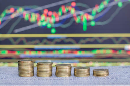 ETF vs. 主動型基金：哪種投資方式更適合你的財務目標？